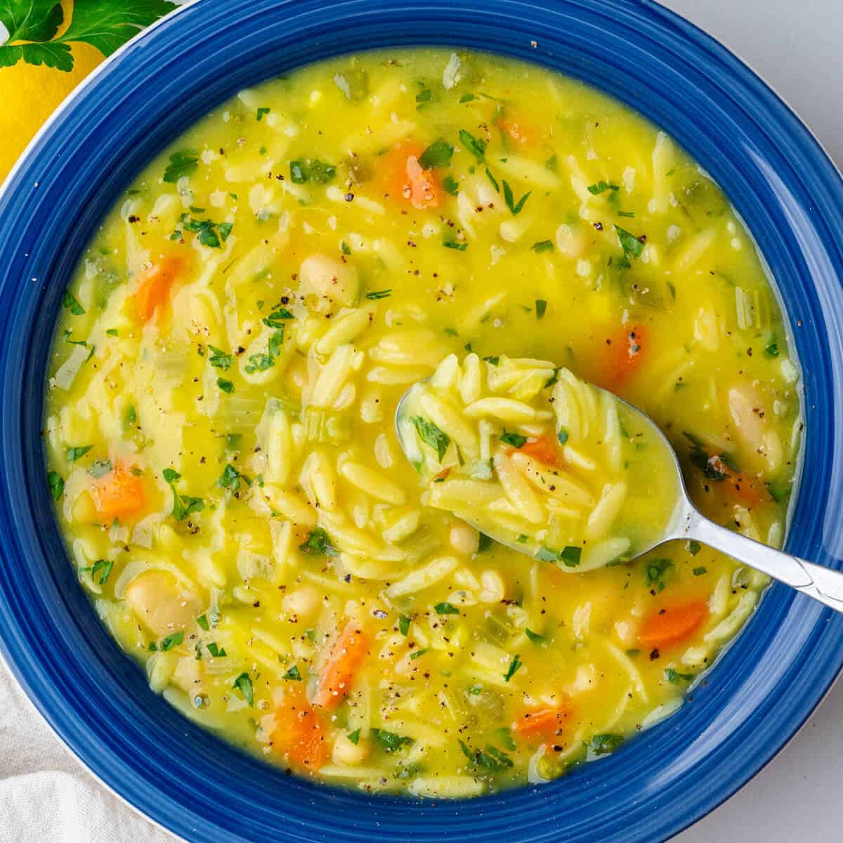 Minute Lemon Orzo Soup: Quick Greek Comfort in a Bowl